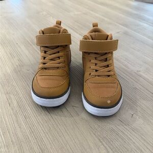 Casual Lace Up Hi Top Sneakers